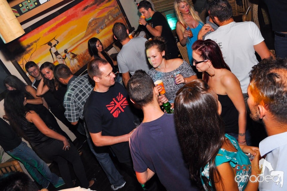 Saturday Night Birthday Party în Zulu, Zulu Caffe