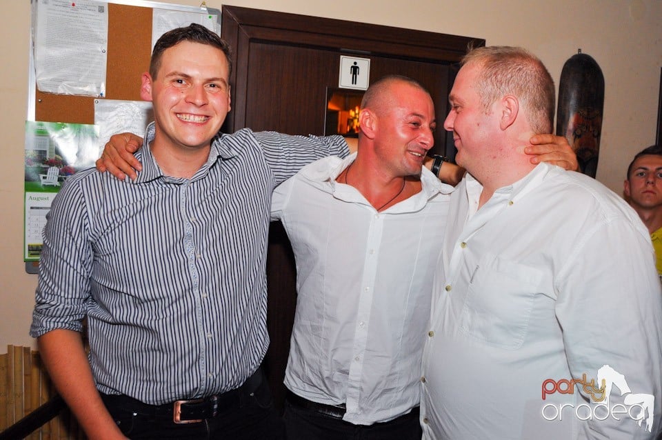 Saturday Night Birthday Party în Zulu, Zulu Caffe