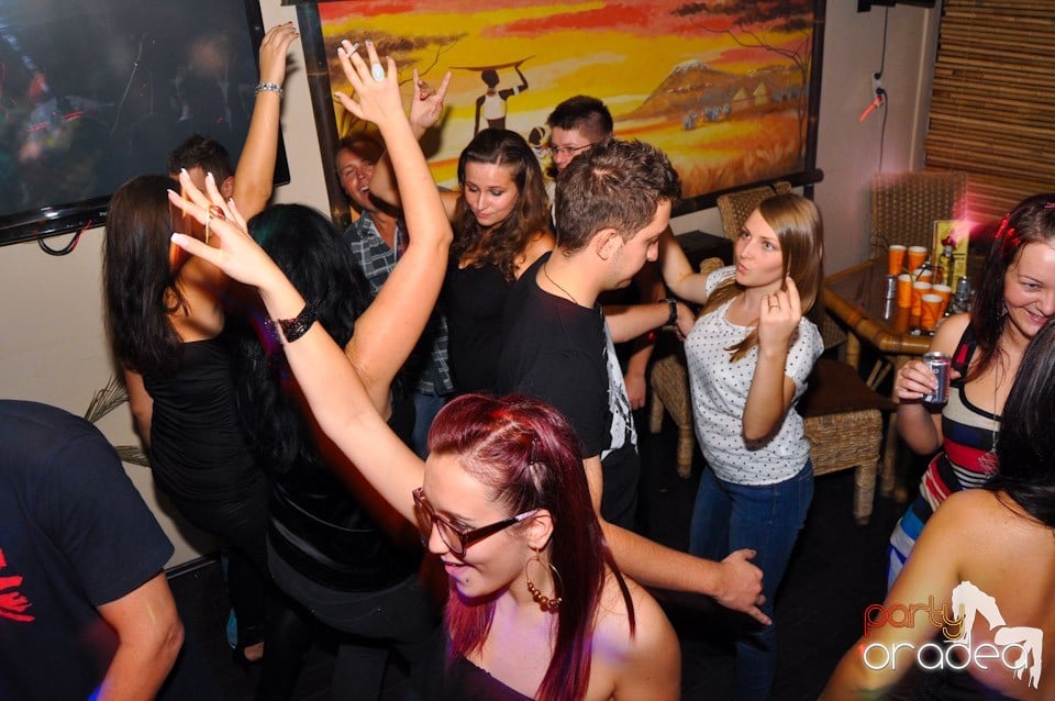 Saturday Night Birthday Party în Zulu, Zulu Caffe