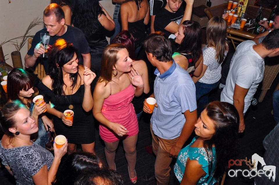 Saturday Night Birthday Party în Zulu, Zulu Caffe