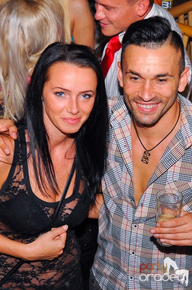 Saturday Night Birthday Party în Zulu, Zulu Caffe