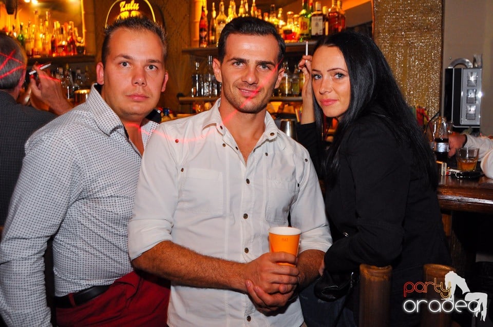 Saturday Night Birthday Party în Zulu, Zulu Caffe