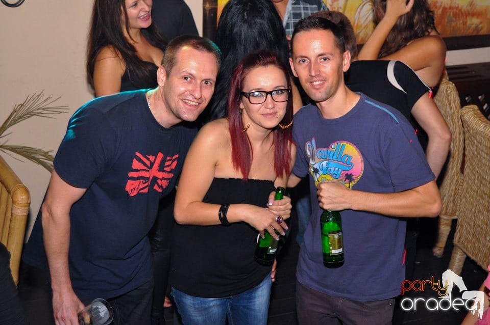 Saturday Night Birthday Party în Zulu, Zulu Caffe