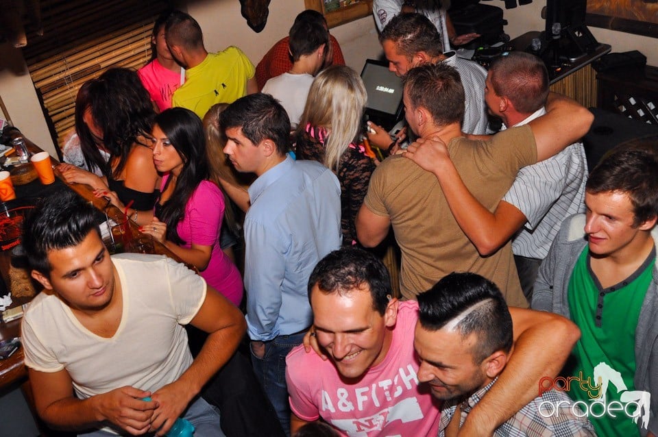 Saturday Night Birthday Party în Zulu, Zulu Caffe