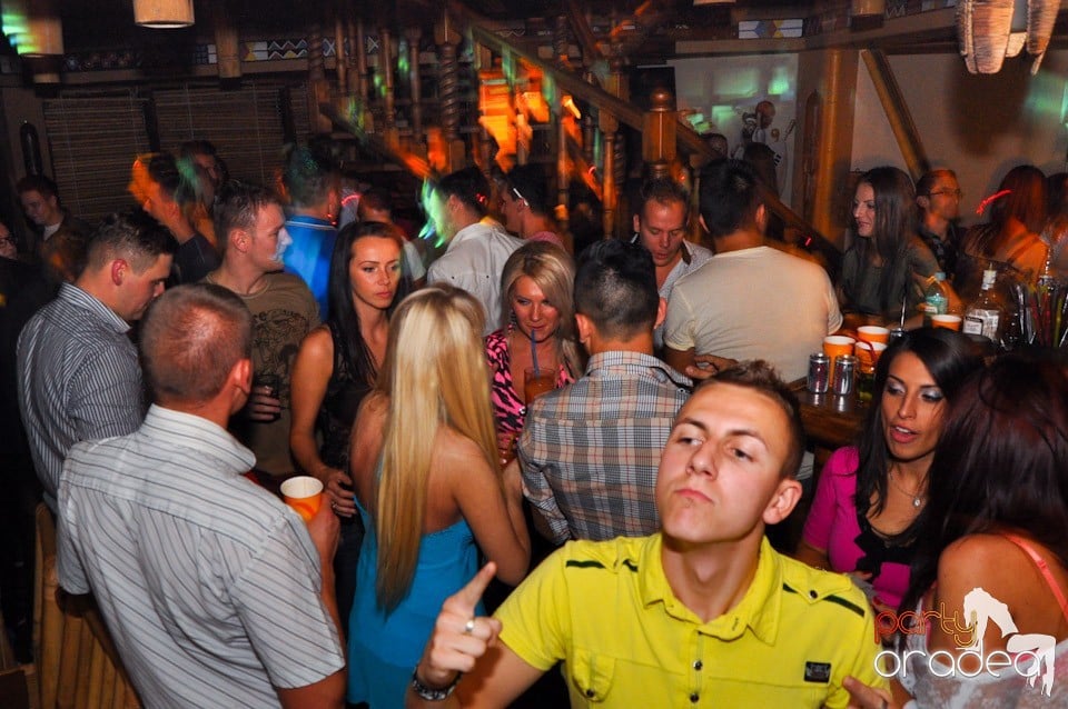 Saturday Night Birthday Party în Zulu, Zulu Caffe