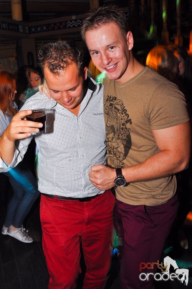 Saturday Night Birthday Party în Zulu, Zulu Caffe