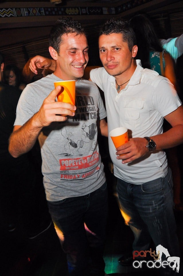 Saturday Night Birthday Party în Zulu, Zulu Caffe