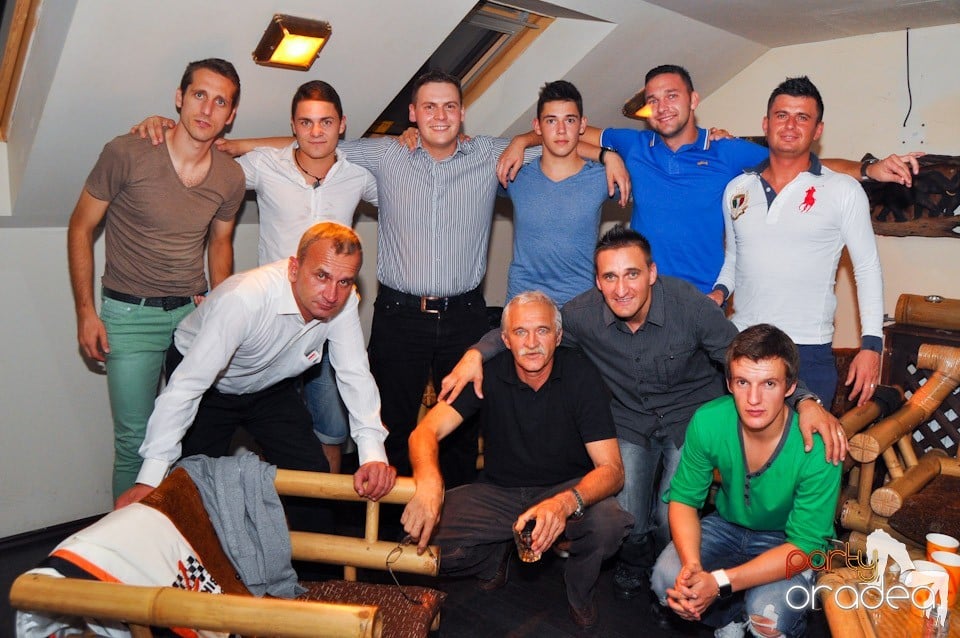 Saturday Night Birthday Party în Zulu, Zulu Caffe