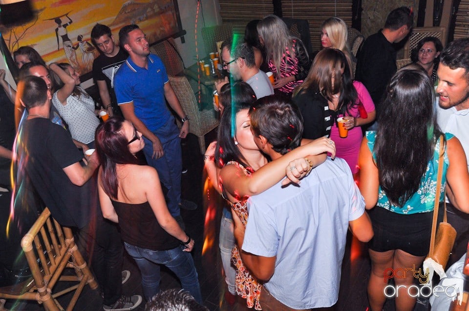 Saturday Night Birthday Party în Zulu, Zulu Caffe