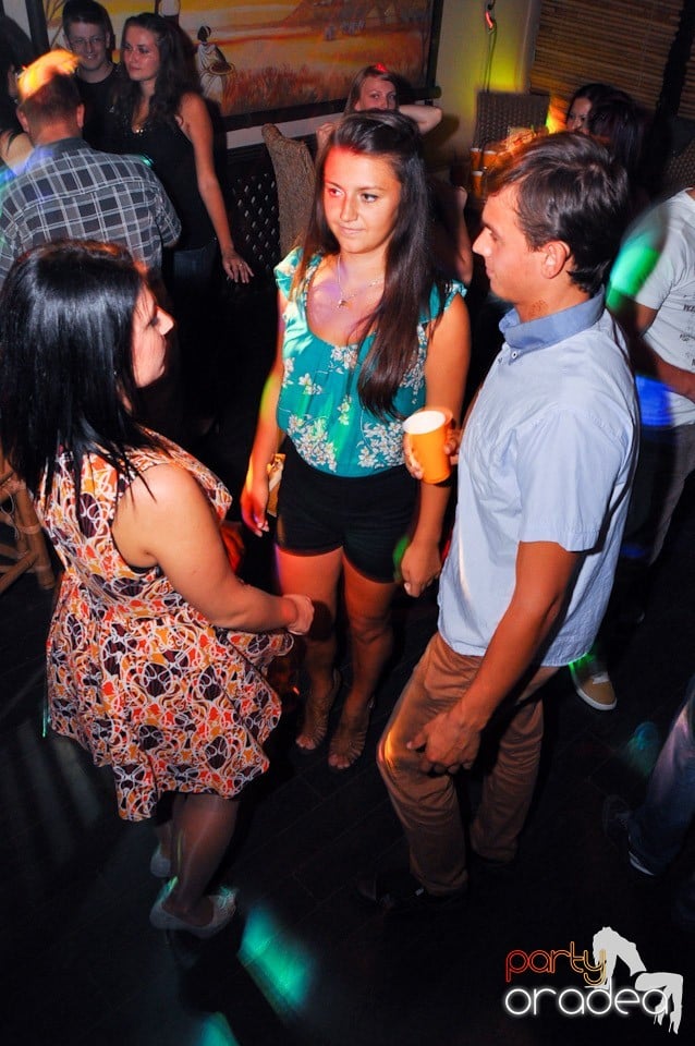 Saturday Night Birthday Party în Zulu, Zulu Caffe