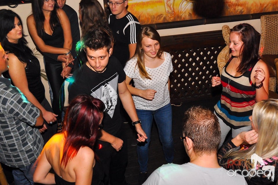 Saturday Night Birthday Party în Zulu, Zulu Caffe