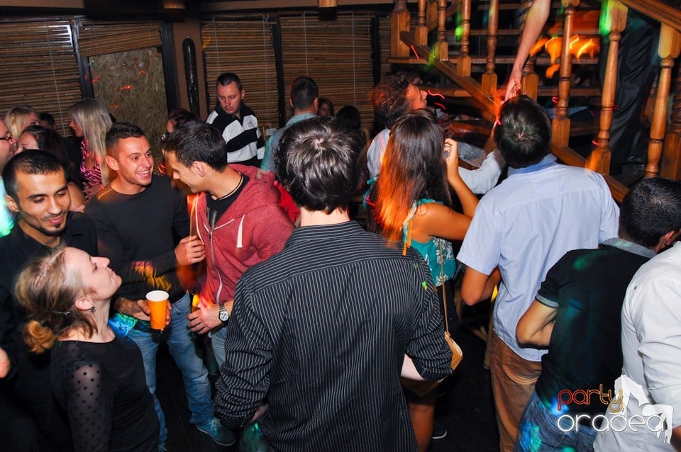 Saturday Night Birthday Party în Zulu, Zulu Caffe