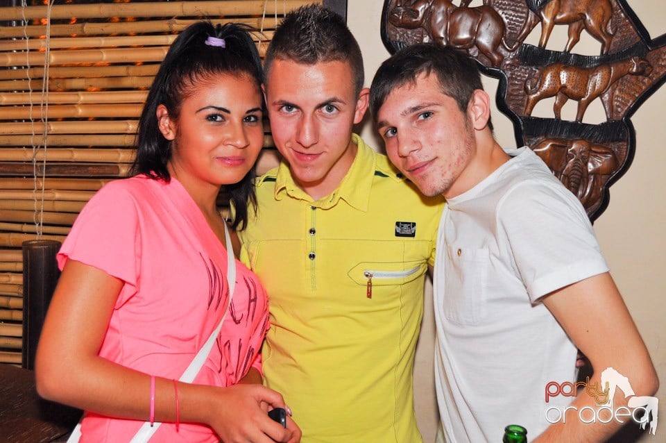 Saturday Night Birthday Party în Zulu, Zulu Caffe