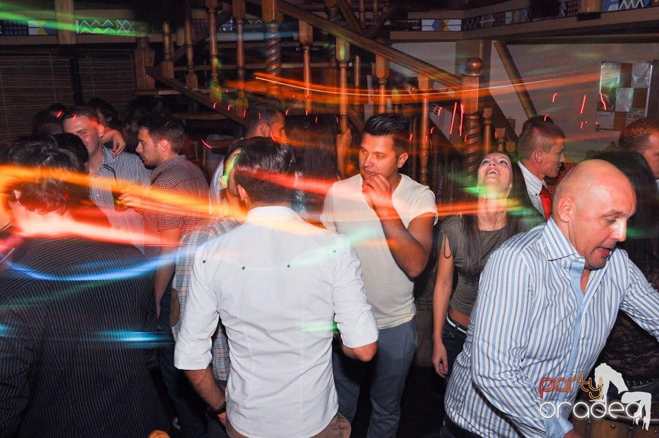 Saturday Night Birthday Party în Zulu, Zulu Caffe