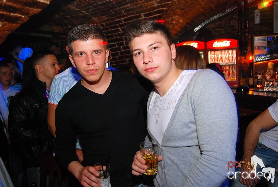 Saturday Night Clubbing în Escape, 