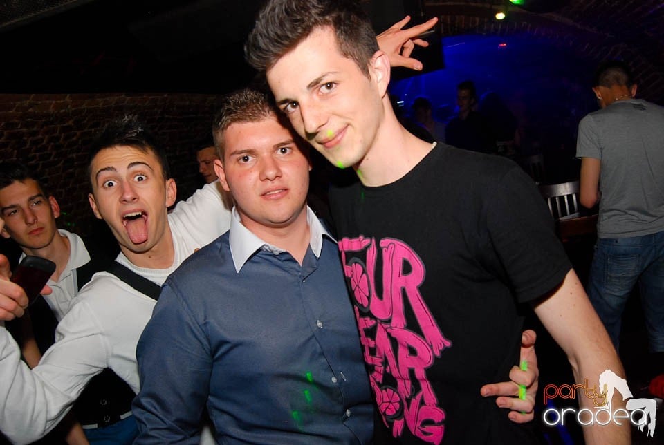 Saturday Night Clubbing în Escape, 