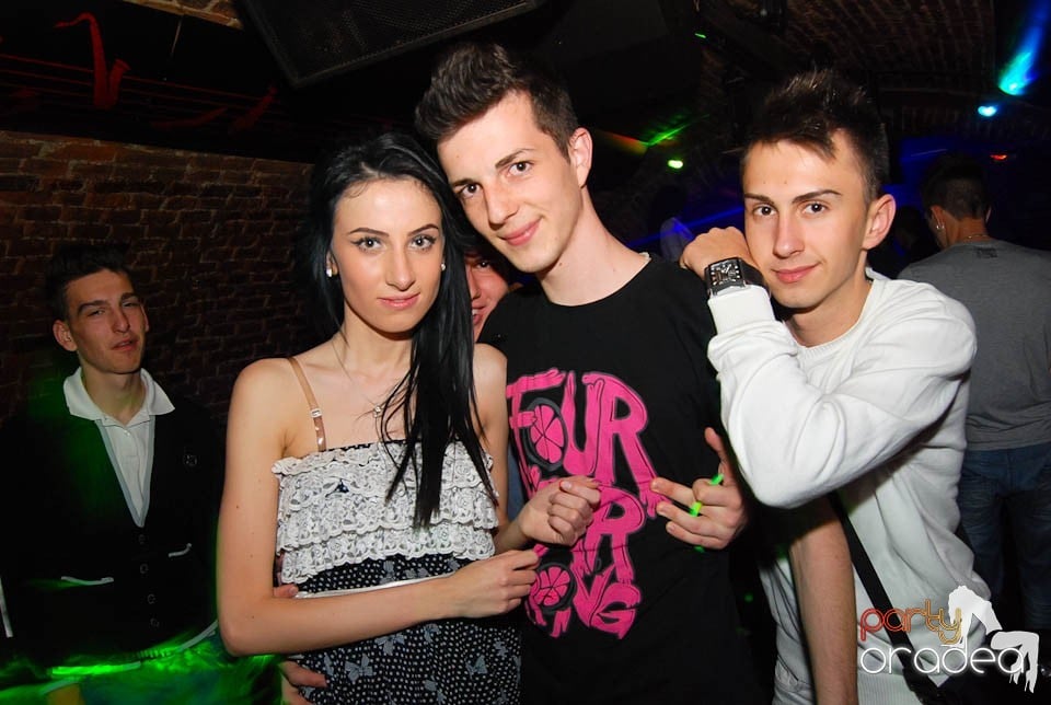 Saturday Night Clubbing în Escape, 