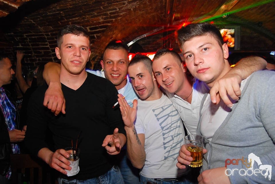 Saturday Night Clubbing în Escape, 