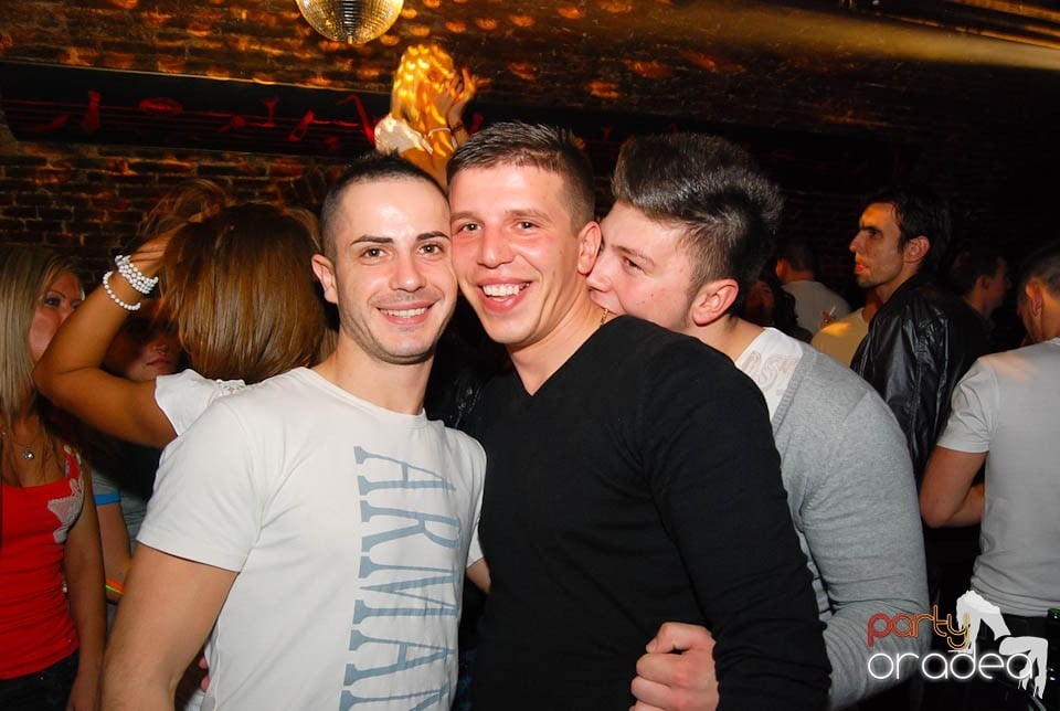 Saturday Night Clubbing în Escape, 