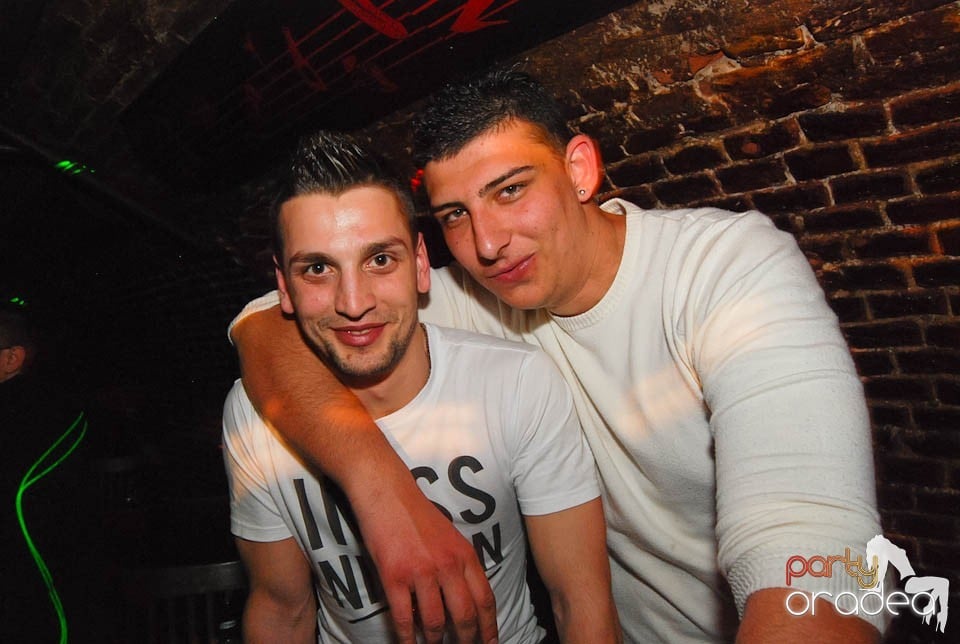 Saturday Night Clubbing în Escape, 