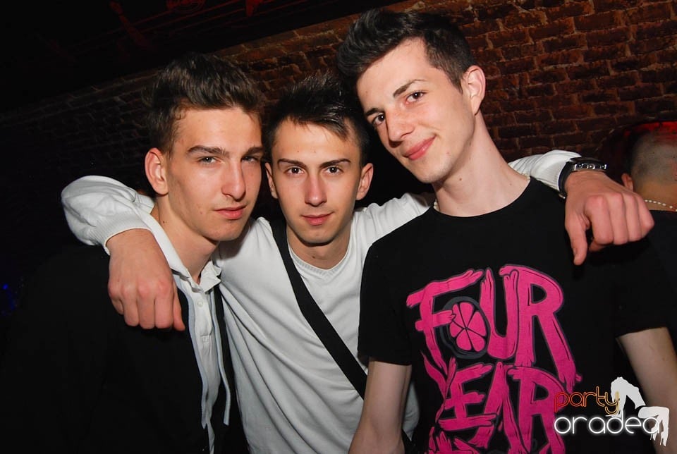 Saturday Night Clubbing în Escape, 