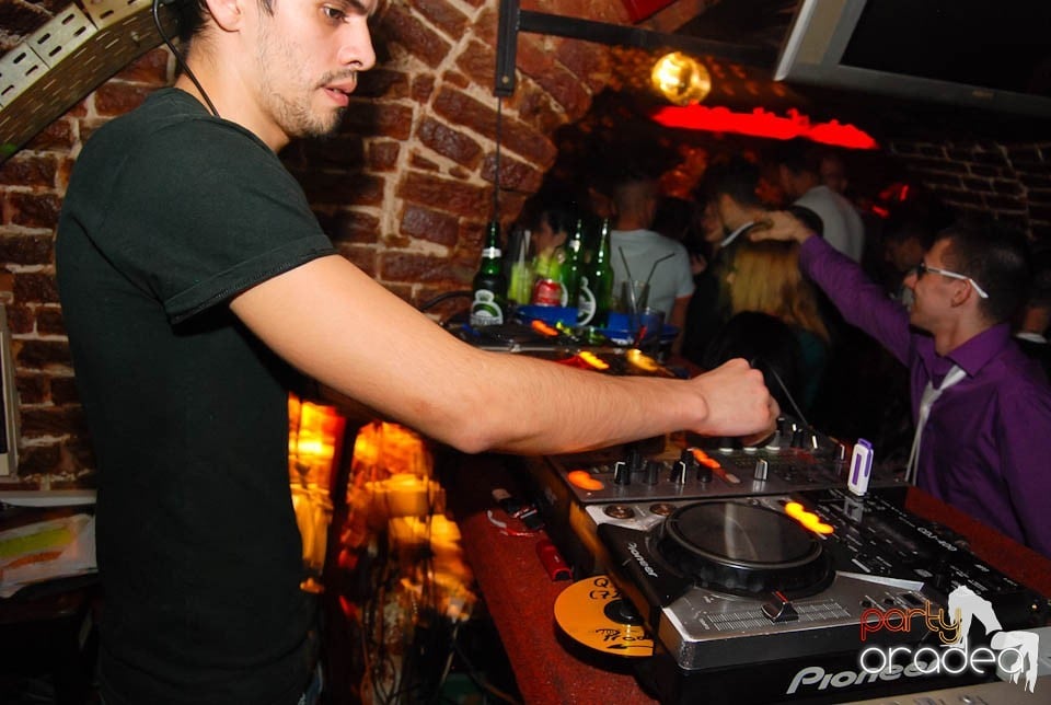 Saturday Night Clubbing în Escape, 