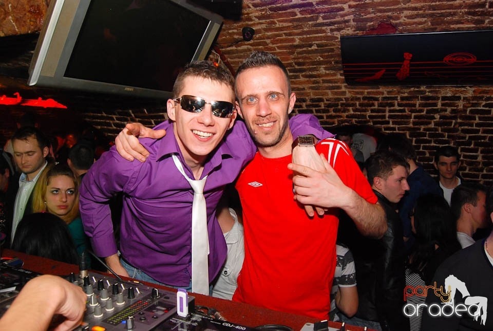 Saturday Night Clubbing în Escape, 