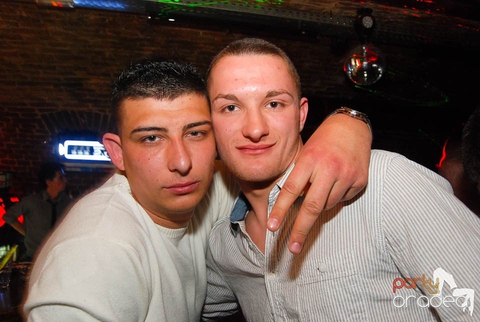 Saturday Night Clubbing în Escape, 