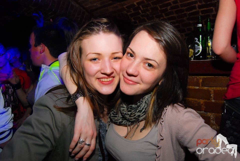 Saturday Night Clubbing în Escape, 