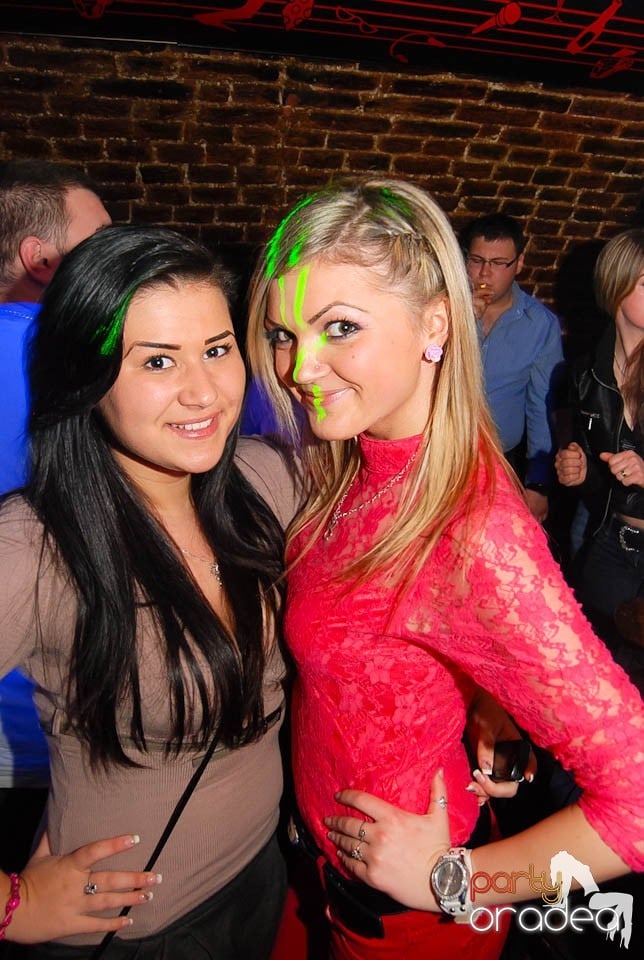 Saturday Night Clubbing în Escape, 