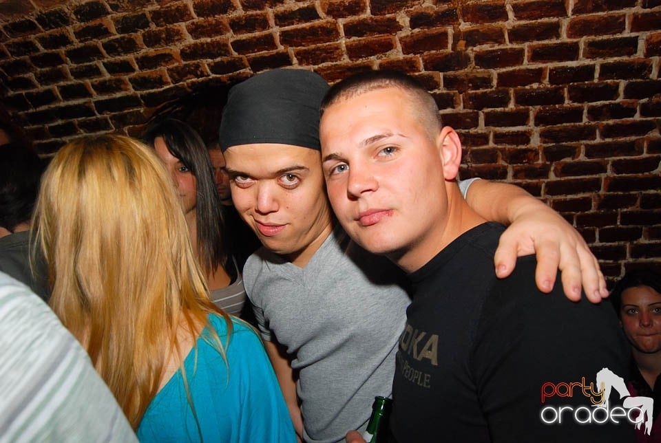 Saturday Night Clubbing în Escape, 