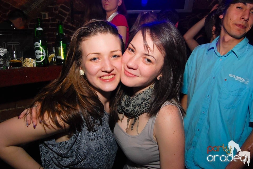 Saturday Night Clubbing în Escape, 