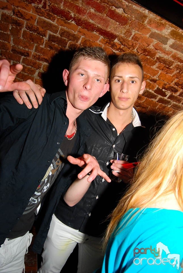 Saturday Night Clubbing în Escape, 