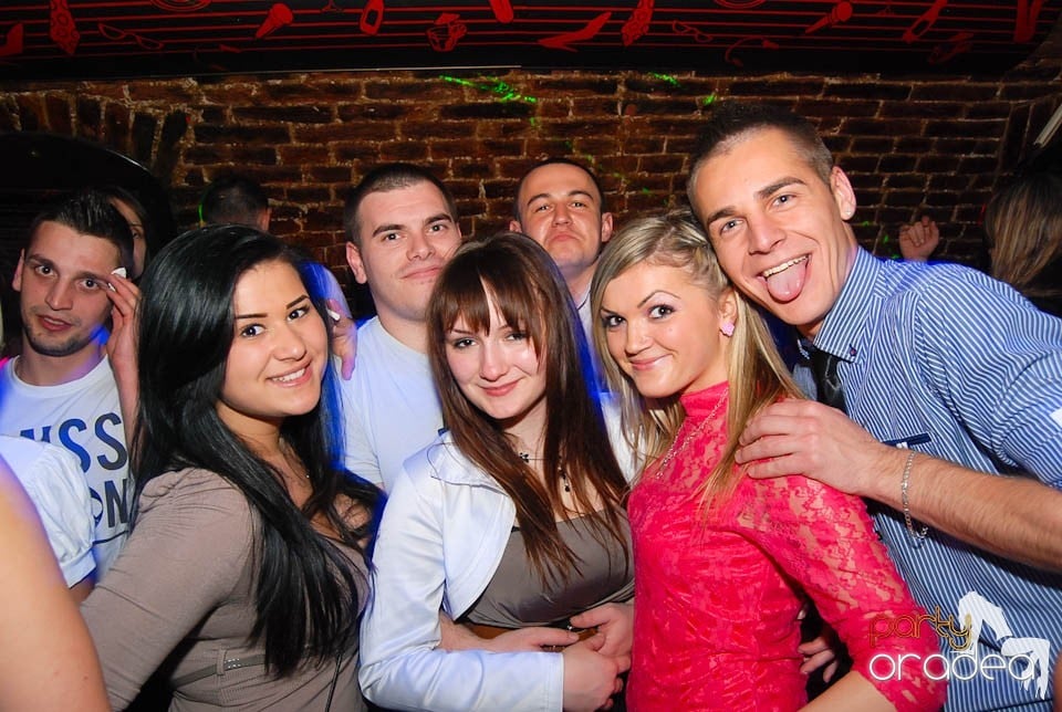 Saturday Night Clubbing în Escape, 