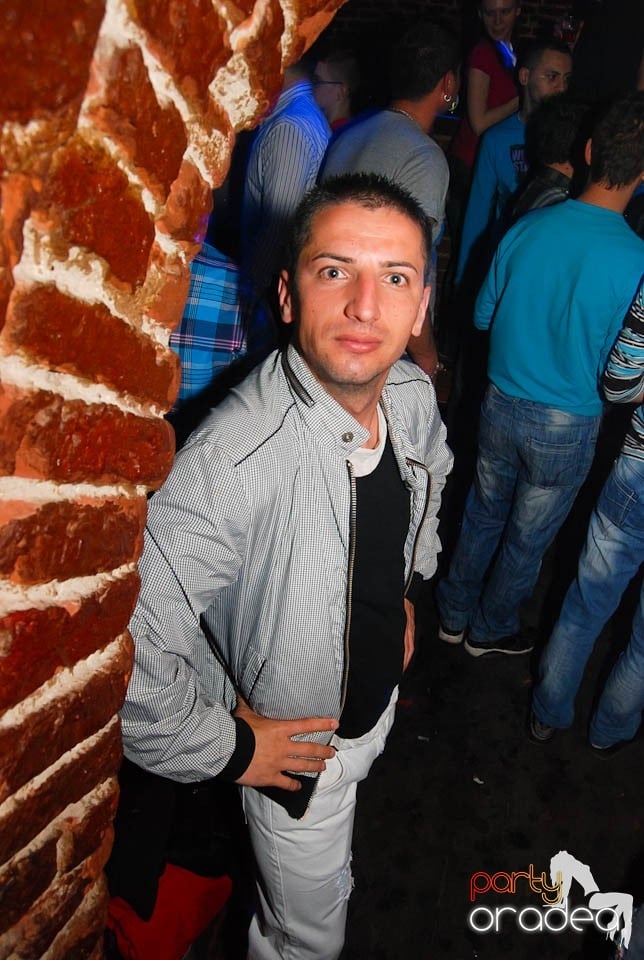 Saturday Night Clubbing în Escape, 