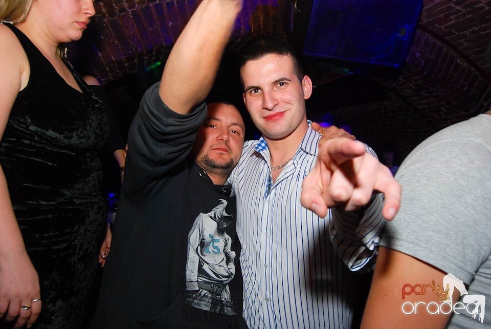 Saturday Night Clubbing în Escape, 