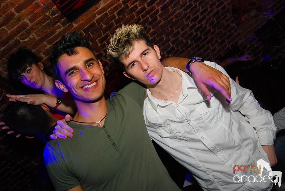 Saturday Night Clubbing în Escape, 