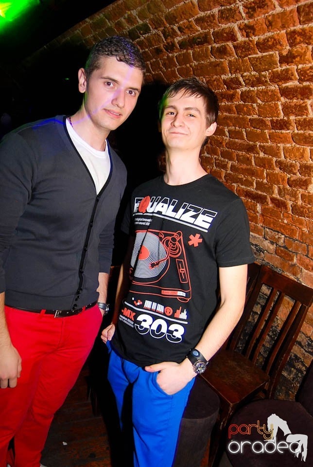 Saturday Night Clubbing în Escape, 