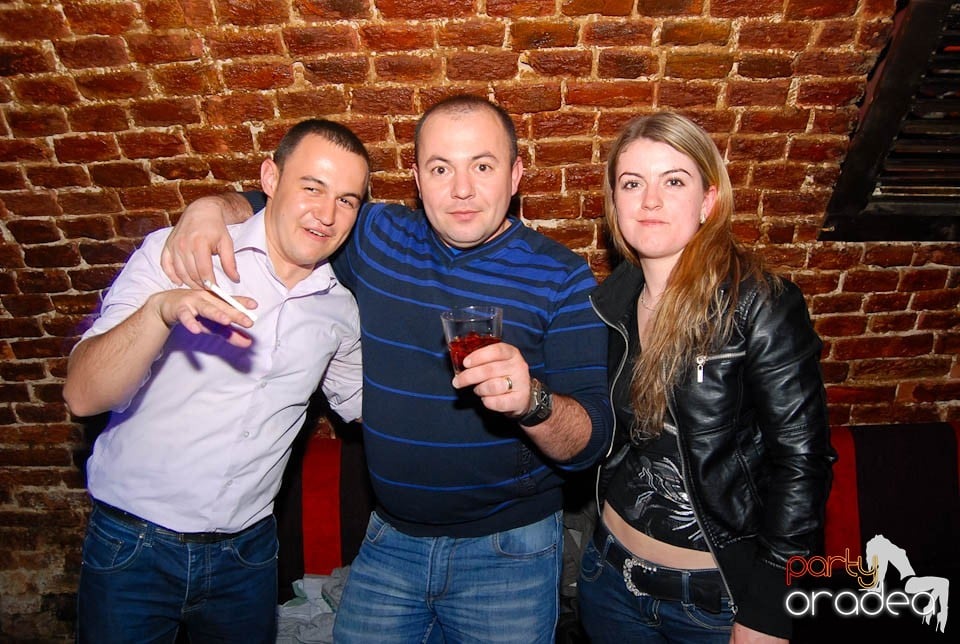 Saturday Night Clubbing în Escape, 