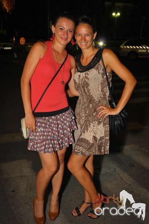 Saturday Night Escape, 