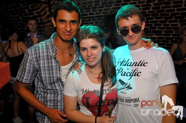 Saturday Night Escape, 