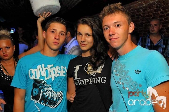 Saturday Night Escape, 