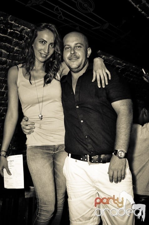 Saturday Night Escape, 