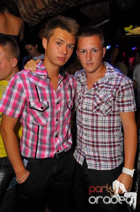 Saturday Night Escape, 