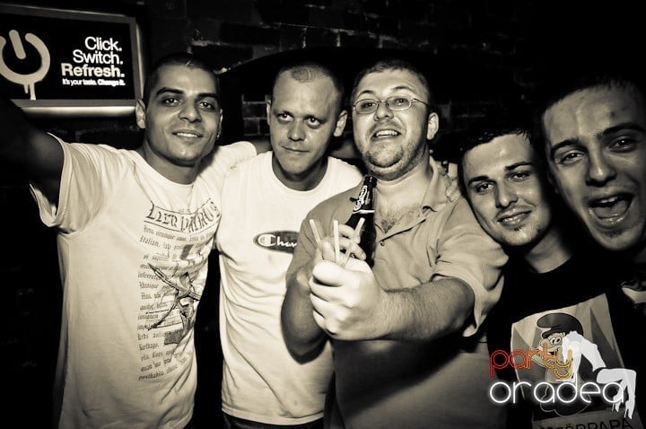 Saturday Night Escape, 