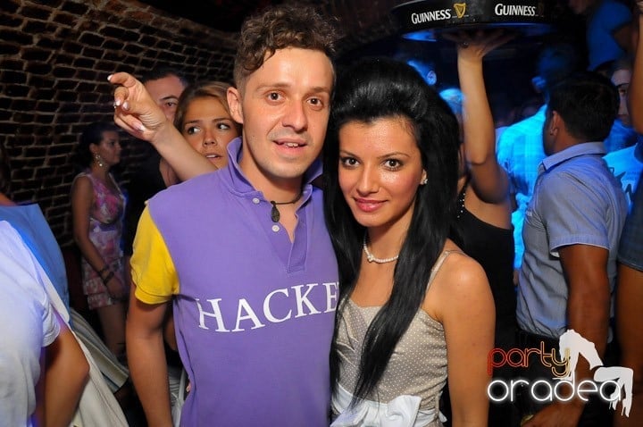 Saturday Night Escape, 