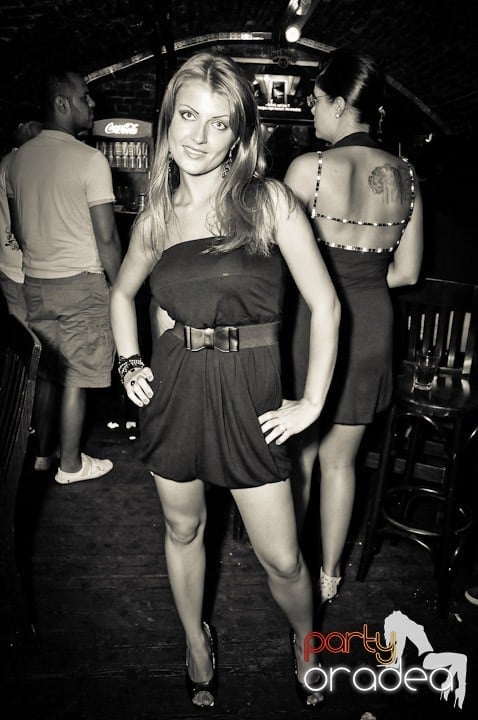 Saturday Night Escape, 