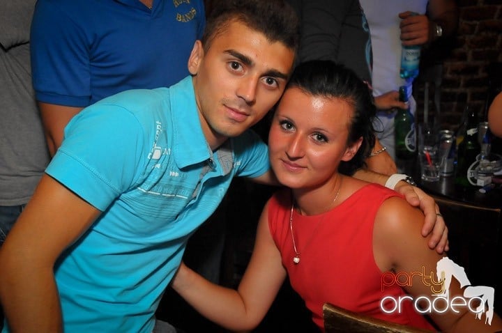 Saturday Night Escape, 