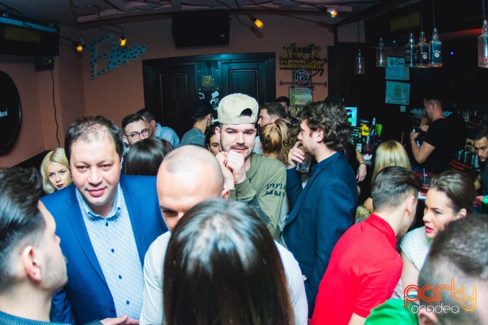 Saturday Night Party in Edison Pub, 