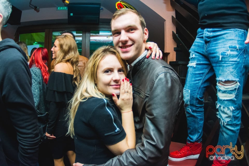 Saturday Night Party in Edison Pub, 